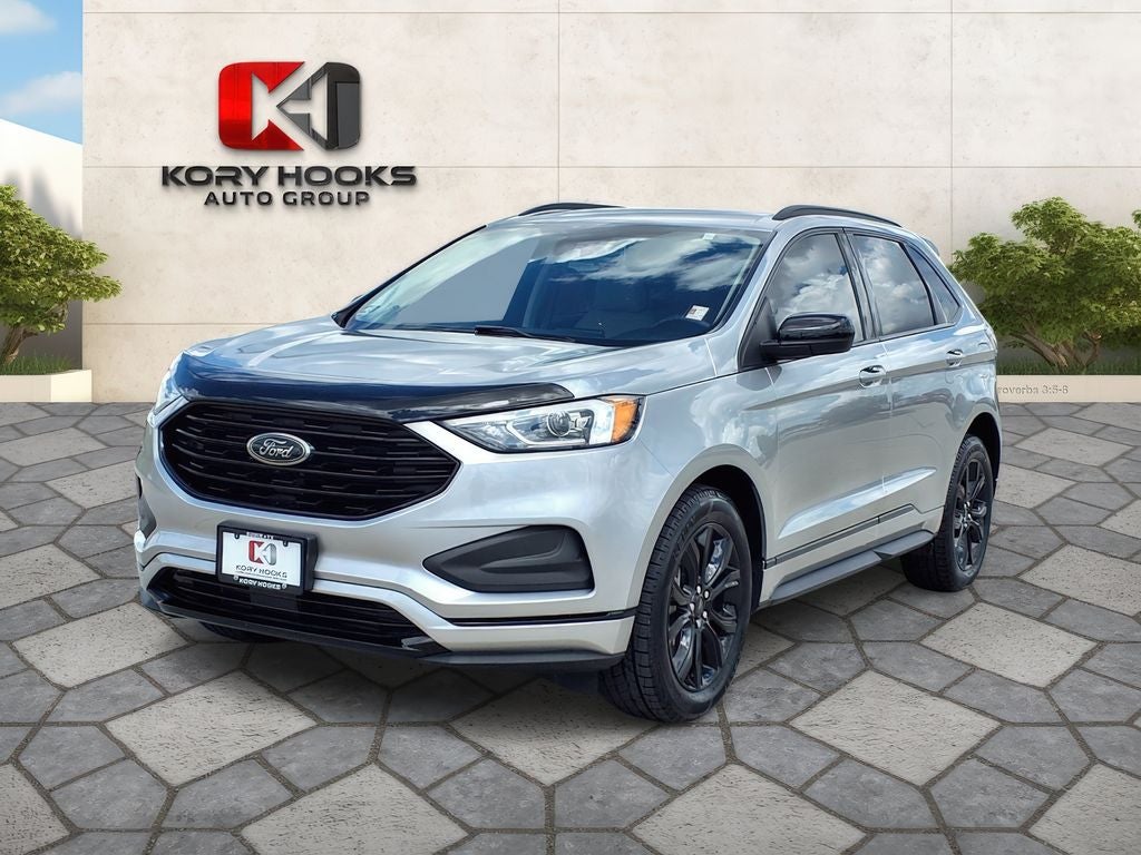 2023 Ford Edge SE in Iconic Silver Metallic — front three-quarter view